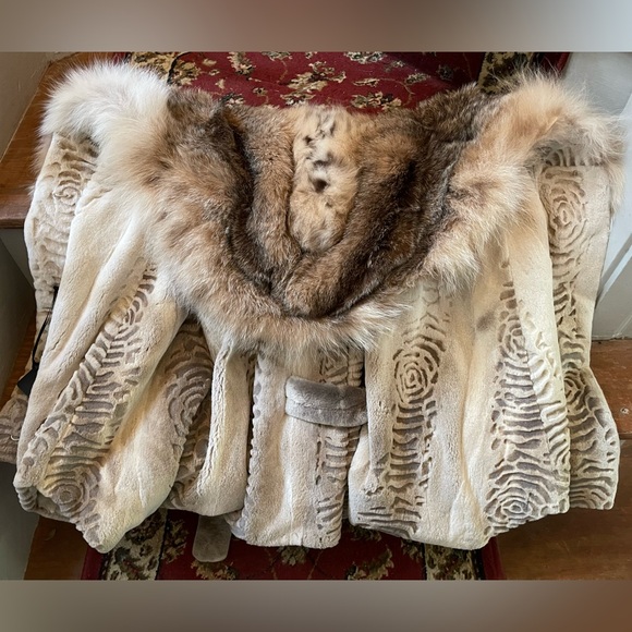 Luxurious Iceberg Laser Cut Perl Sheared Mink Fur Jacket/Cape Style Jacket NWT🏷️ - Picture 12 of 12